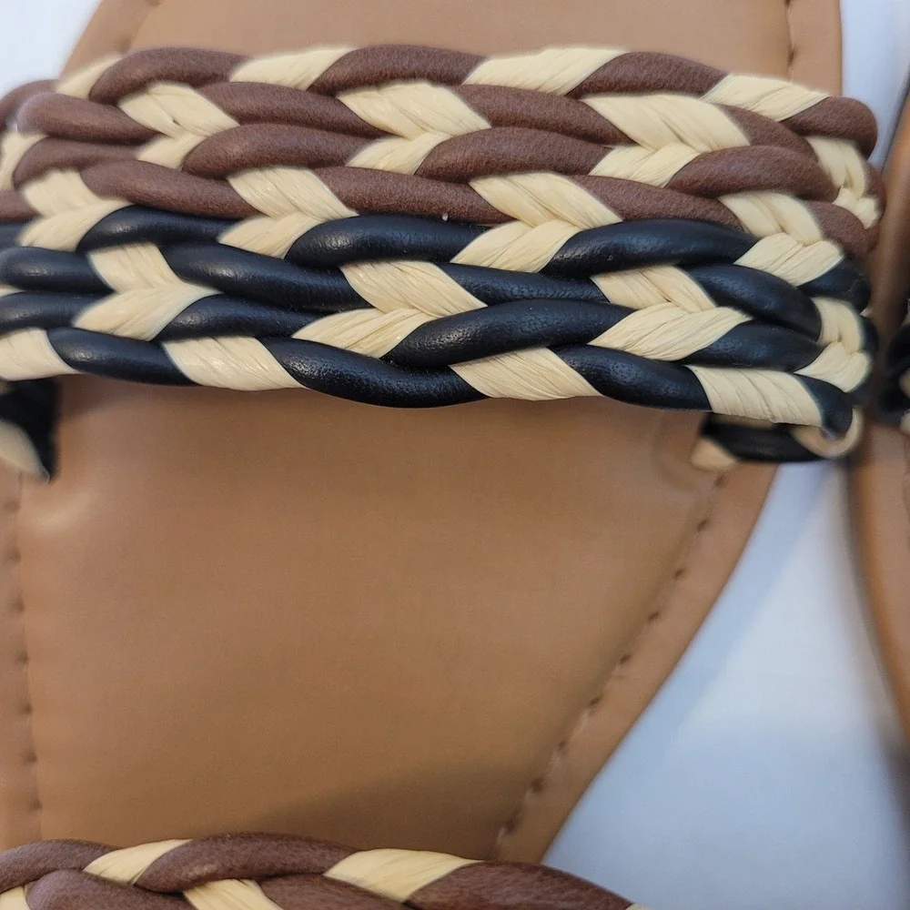 Universal Thread‎ Slide Sandals Women 8.5 Braided Straps Brown Tan Woven Flat